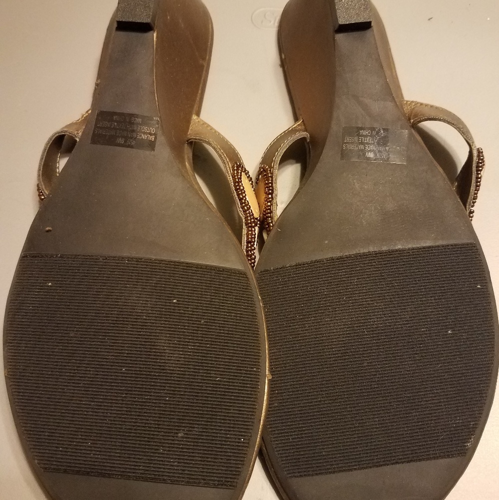 Shoe - Picture 2 of 3